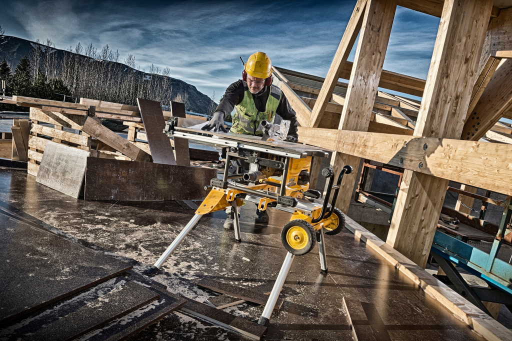 Bauarbeiter, Werkzeug, Schutzhelm, Holzbau, Baustelle