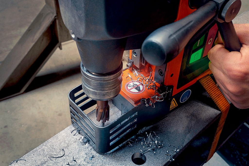 OszillierendeSäge, Stichsäge, Metallbearbeitung, Späne, Griff