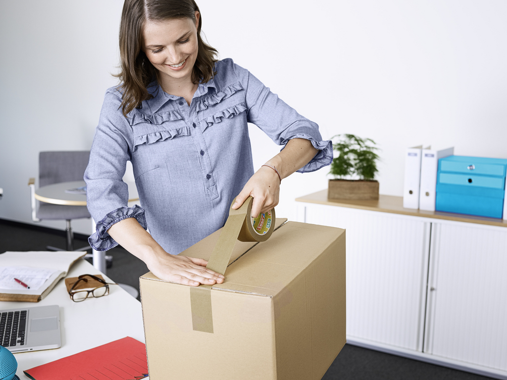 Kiste, Karton, Paket, Lieferung des Pakets