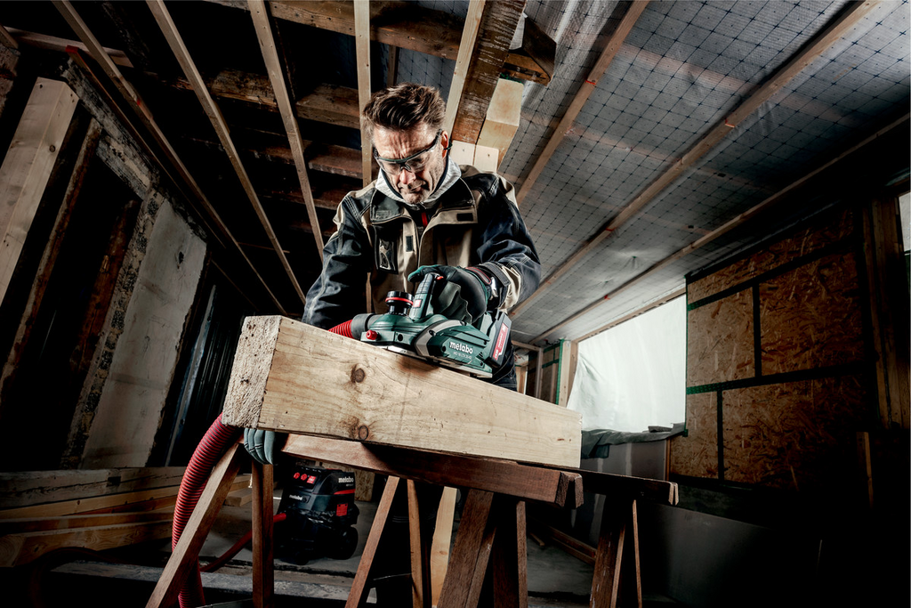 Holzbearbeitung, Holzblock, Schleifmaschine, Werkstatt, Industriearbeit