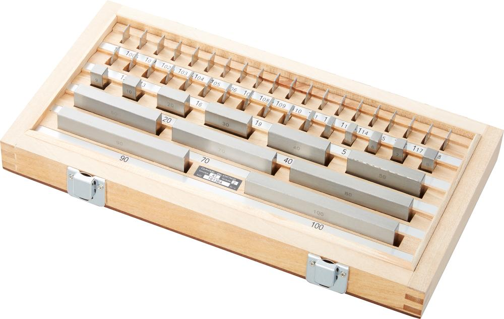 Computerausrüstung, Computer-Tastatur, Mobiliar, Klavier