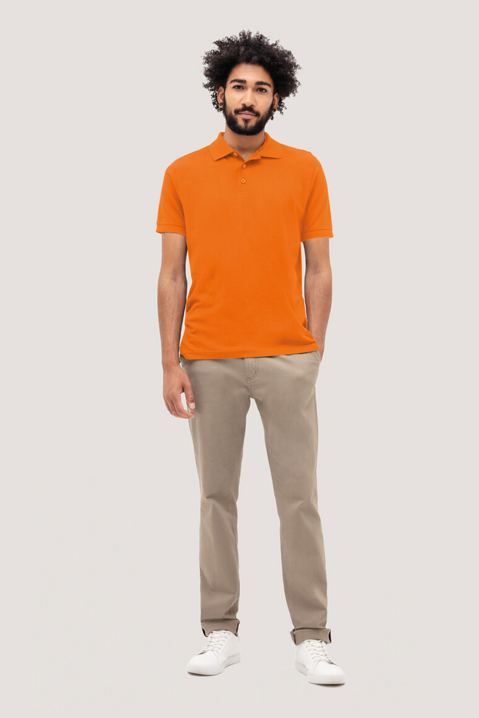 orange Polo, Polohemd, kurzarmig, beige Chinos, casuales Outfit