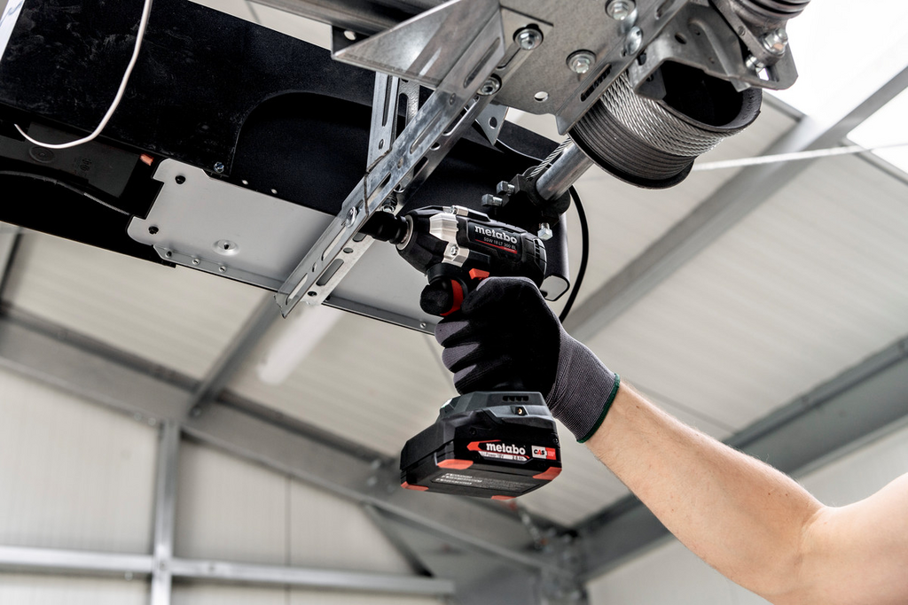 Akkuschrauber, Werkzeug, Metallbearbeitung, Batterie, Handschuh