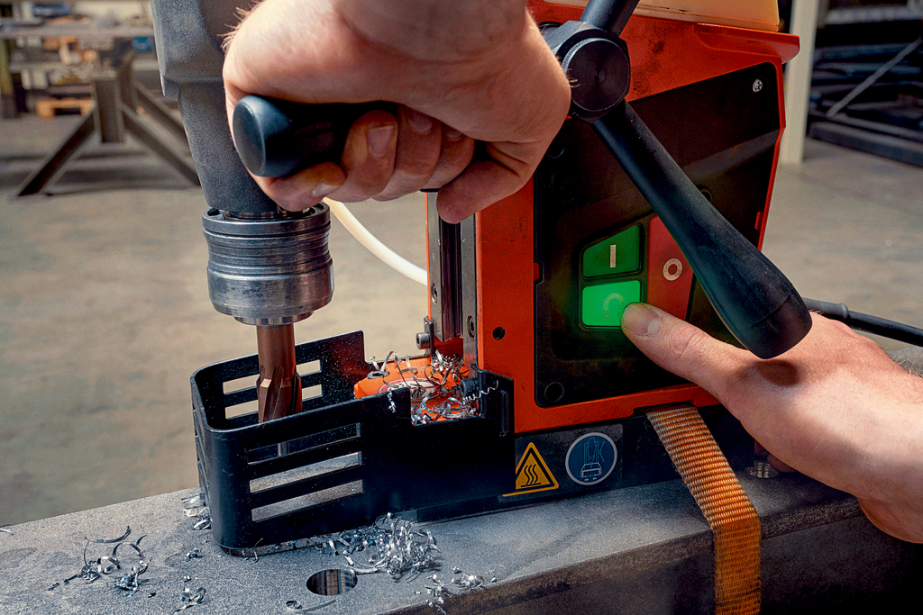 Messwerkzeug, Bohrer, elektrisches Gerät, Metallsplitter, Industrielle Ausrüstung