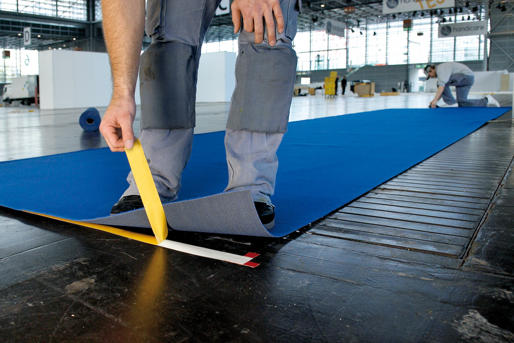 Fußboden, Bodenbeläge, Erwachsener, Mann, Person