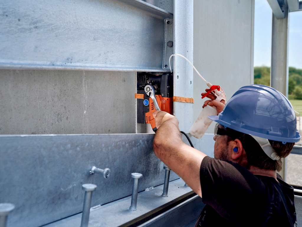 Arbeitsschutz, Baustellenequipment, Schraubwerkzeug, Metallkonstruktion, Kran/Anhängerkonstruktion