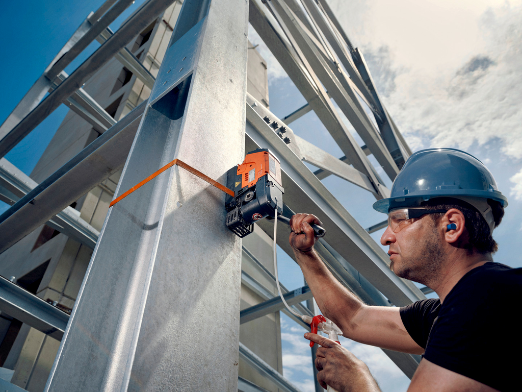 Baustahl, Gerüst, Stahlbau, Bauarbeiter, Sicherheitshelm