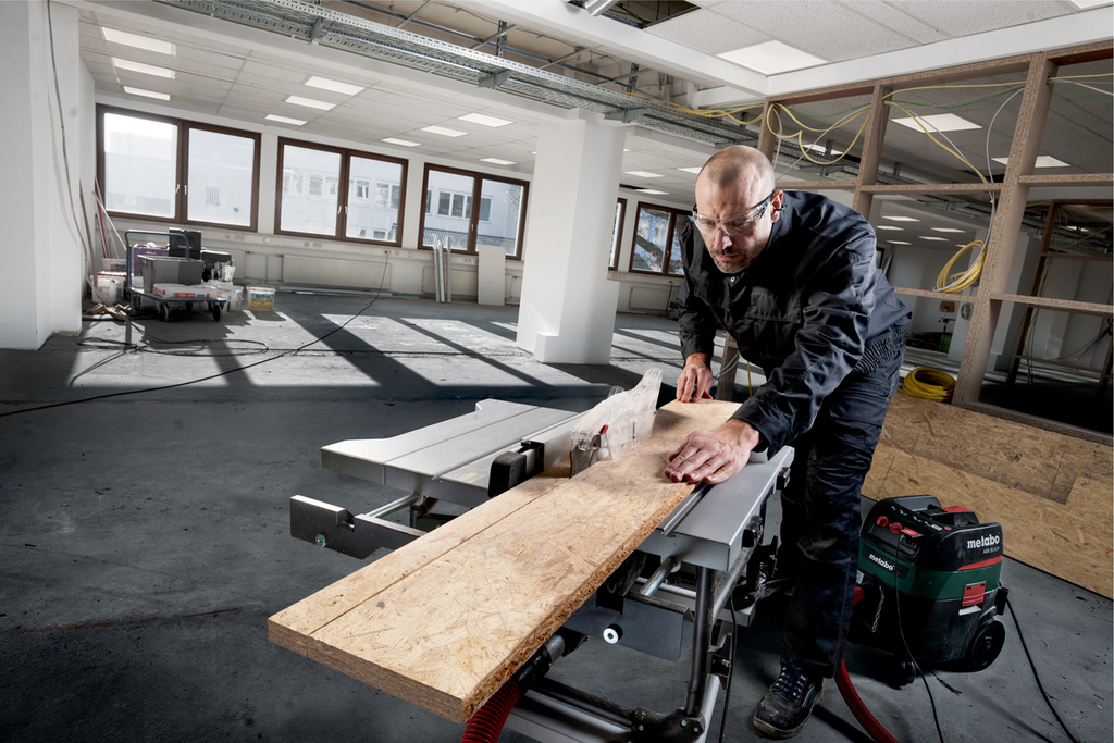 Tischkreissäge, Holzplatte, Handwerker, Baustelle, Stromkabel