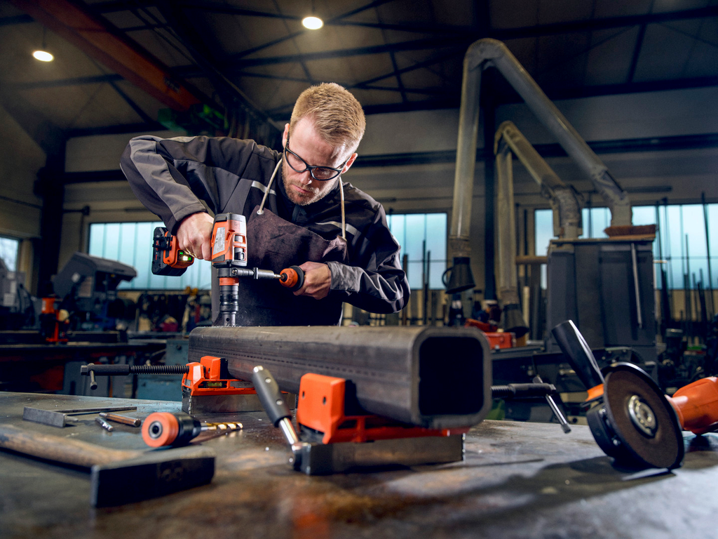 Schweißer, Rohrrahmen, Werkstatt, Bohrer, Schraubenausrüstung