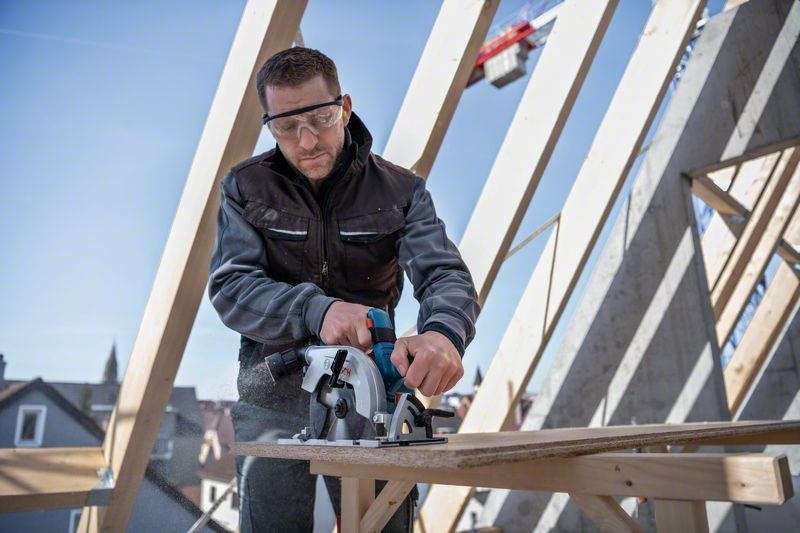 Metallwerkzeug, Kreissäge, Holzbau, Baustelle, Schutzbrille