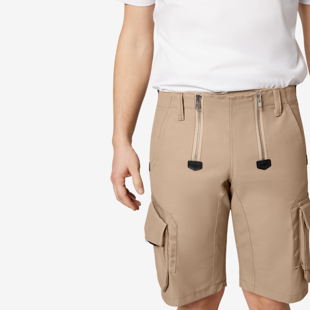 beige Shorts, Cargo Shorts, Reißverschlusstaschen, Gürtelhaken, Knielang