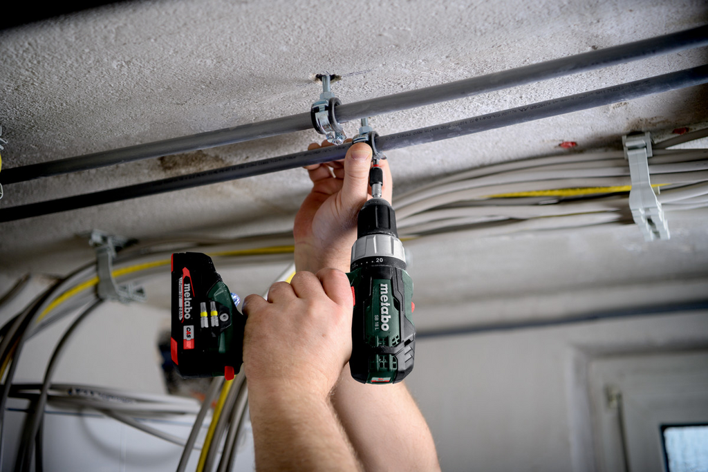 Akku-Bohrschrauber, Drill, Werkzeug, Montage, Kabelsalat