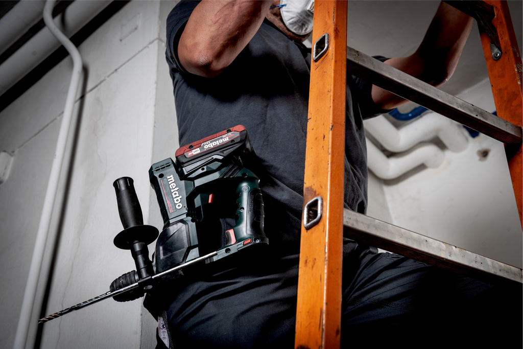 Akku-Bohrmaschine, Schrauber, Werkzeug, Leiter, Laubwerkzeug