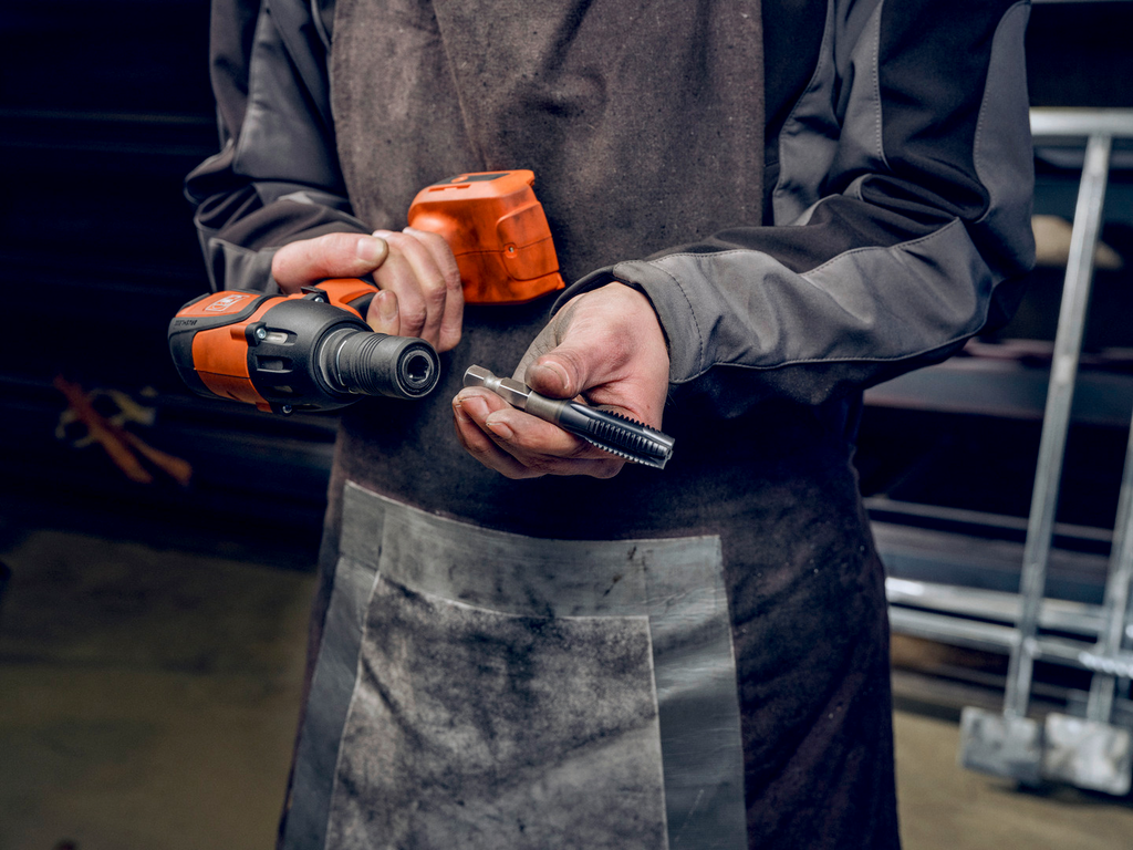 Schraubendreher, Drehwerkzeug, Bohrmaschine, Metallbearbeitung, Arbeitskleidung