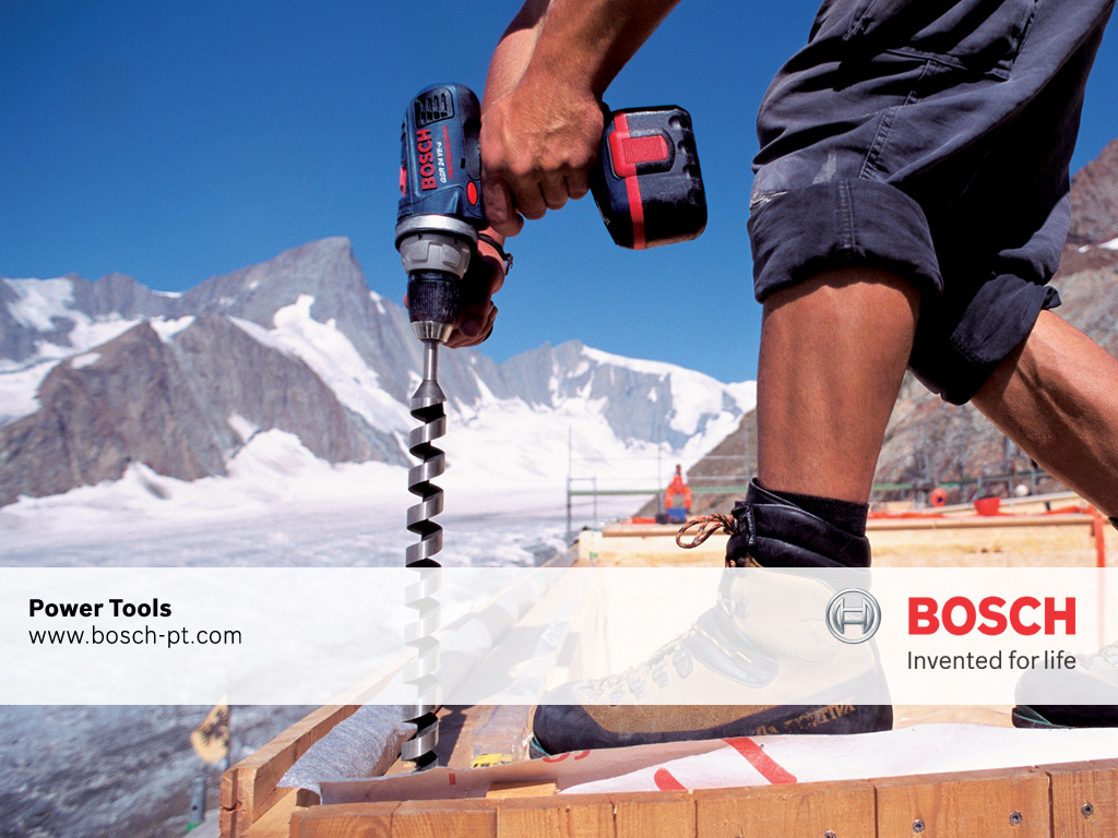 Elektrische Bohrmaschine, Werkzeug, Draußen, Kleidung, Kurze Hosen