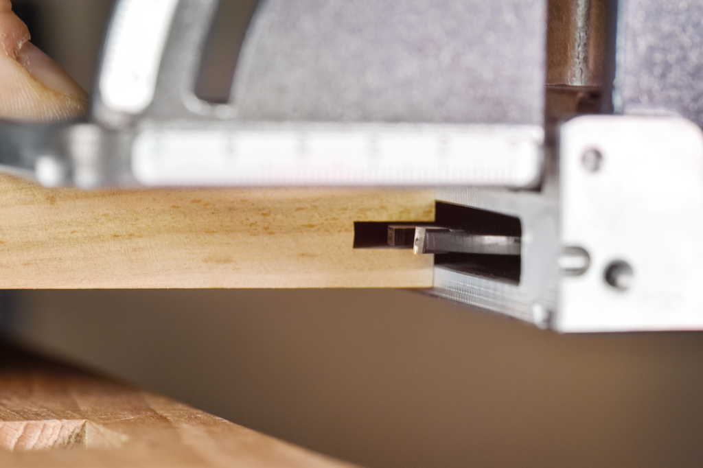 Holz, Holzbearbeitung, Säge, Kantenmarkierung, Präzisionswerkzeug, Holzbrett, Sägewerkzeug, Spannstahl, Holzarbeit, Messleiste