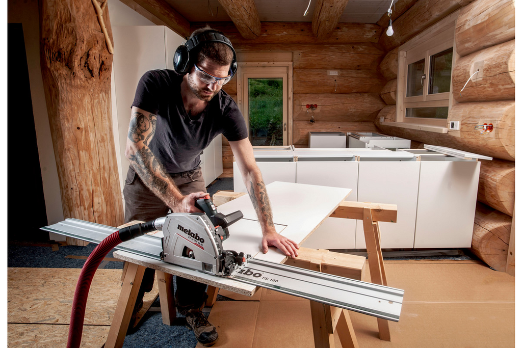 Kreissäge, Holzbearbeitung, Werkstatt, Schutzbrille, Schutzhandschuhe