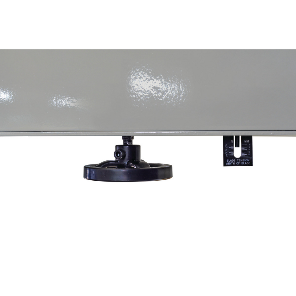 runtime:  accessory, adjustment knob, tilting gauge, metal surface, scale