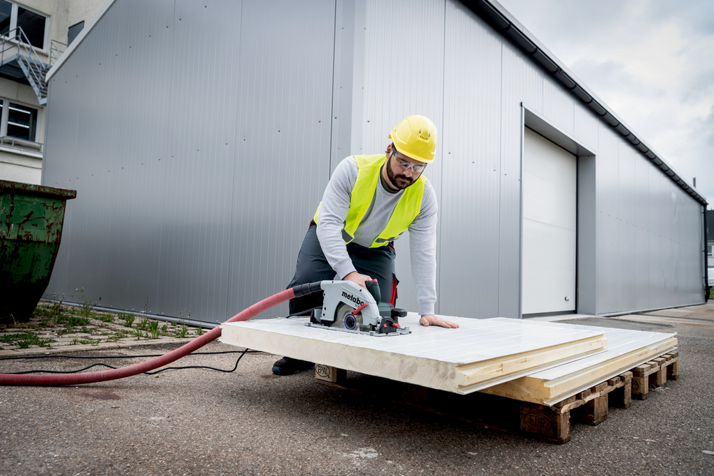 Baustelle, Stemmeisen, Holzplatten, Schnittwerkzeug, Sicherheitsausrüstung