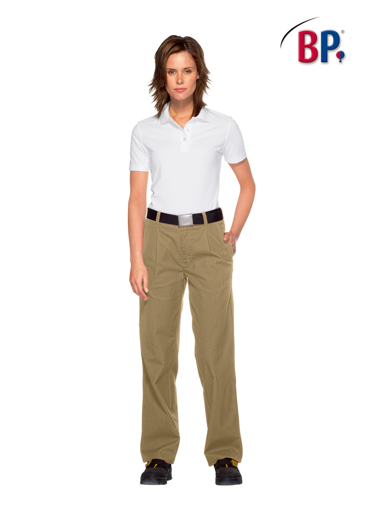  Polo, Weißes Polohemd, Kordhose, Khakifarben, Gürtel