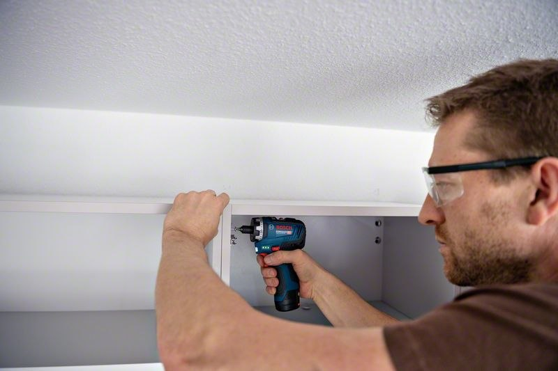 Schraubendreher, Bohrmaschine, Wandregal, Montage, Werkzeugset