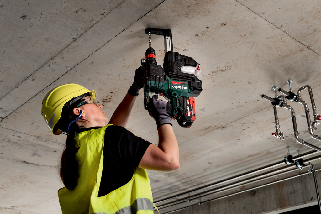 Bohrmaschine, Bauarbeiter, Sicherheitshelm, Sicherheitsweste, Akku-Bohrschrauber