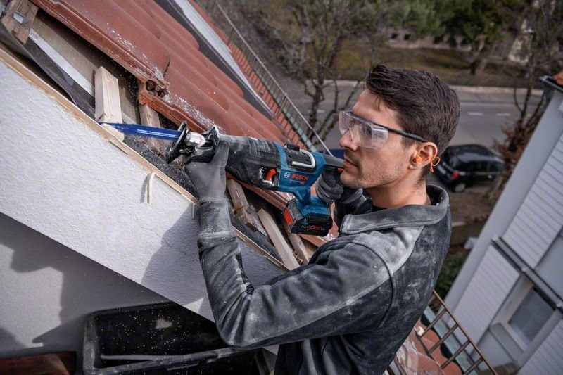 Dacharbeiten, Schraubendreher, Bohrschrauber, Kopfschutz, Gehäuse