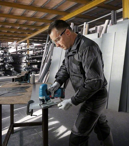 Metallbearbeitung, Werkzeug, Schraubendreher, Säge, Sicherheitsbrille