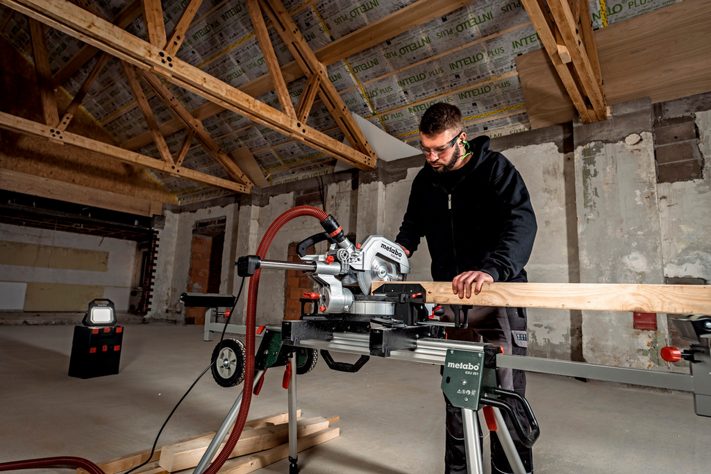 Kreissäge, Holzbalken, Werkstatt, Baustelle, Verarbeitung