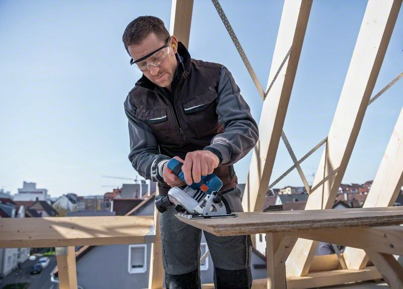 Cutter, Circular saw, Woodworking, Safety glasses, Construction