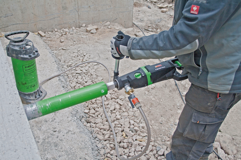 Baubefestigung, Grundleitung, Gehäuse-Pumpe, Grün, Bohr-/Schraubwerkzeug